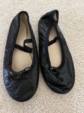 Girls Spotlight Black Leather Ballet Flats with Elastic Strap-Used-Size 3-M